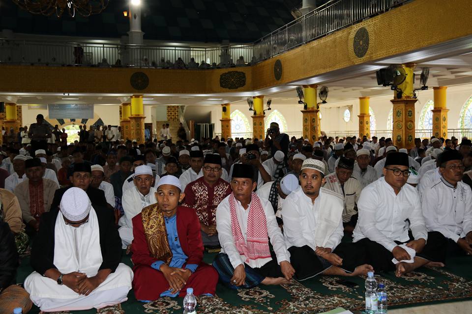 Bupati Sholat Idul Fitri 1439 H di Masjid Agung At Taqwa Bersama Masyarakat KTT